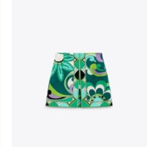 Zara Short Printed Green Skirt